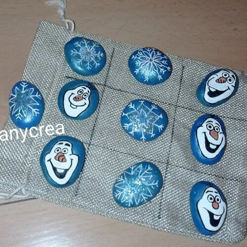 Jeu de morpion tic tac toe jeu de galets peints à la main pierres peintes cadeau anniversaire enfant noel