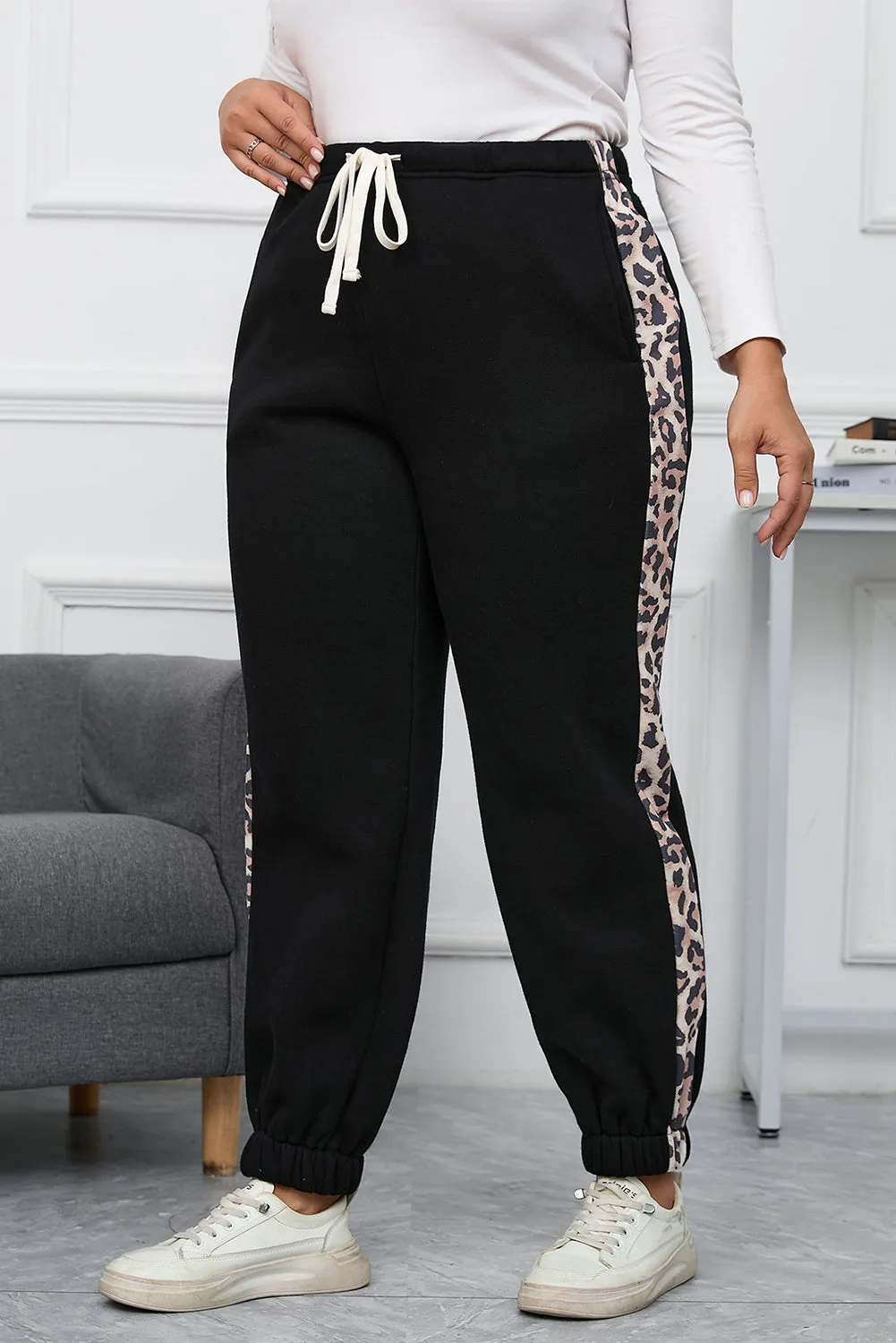 Noir - Pantalon de jogging léopard contrasté à panneau latéral de grande taille
