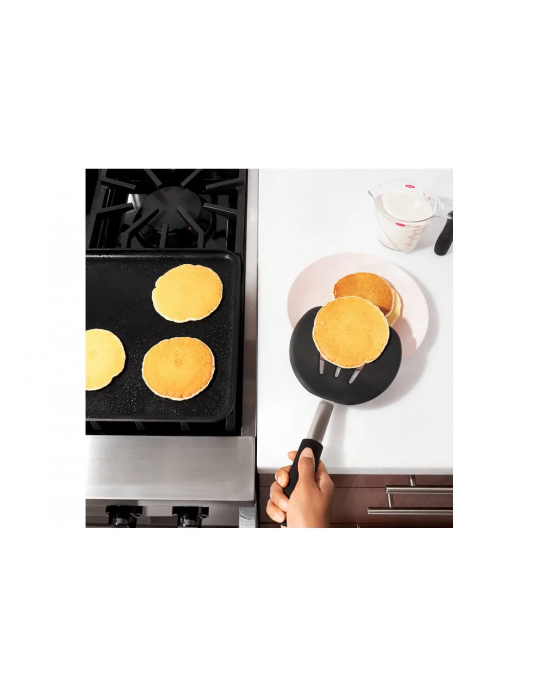 Spatule extra-large flexible ajourée en silicone OXO